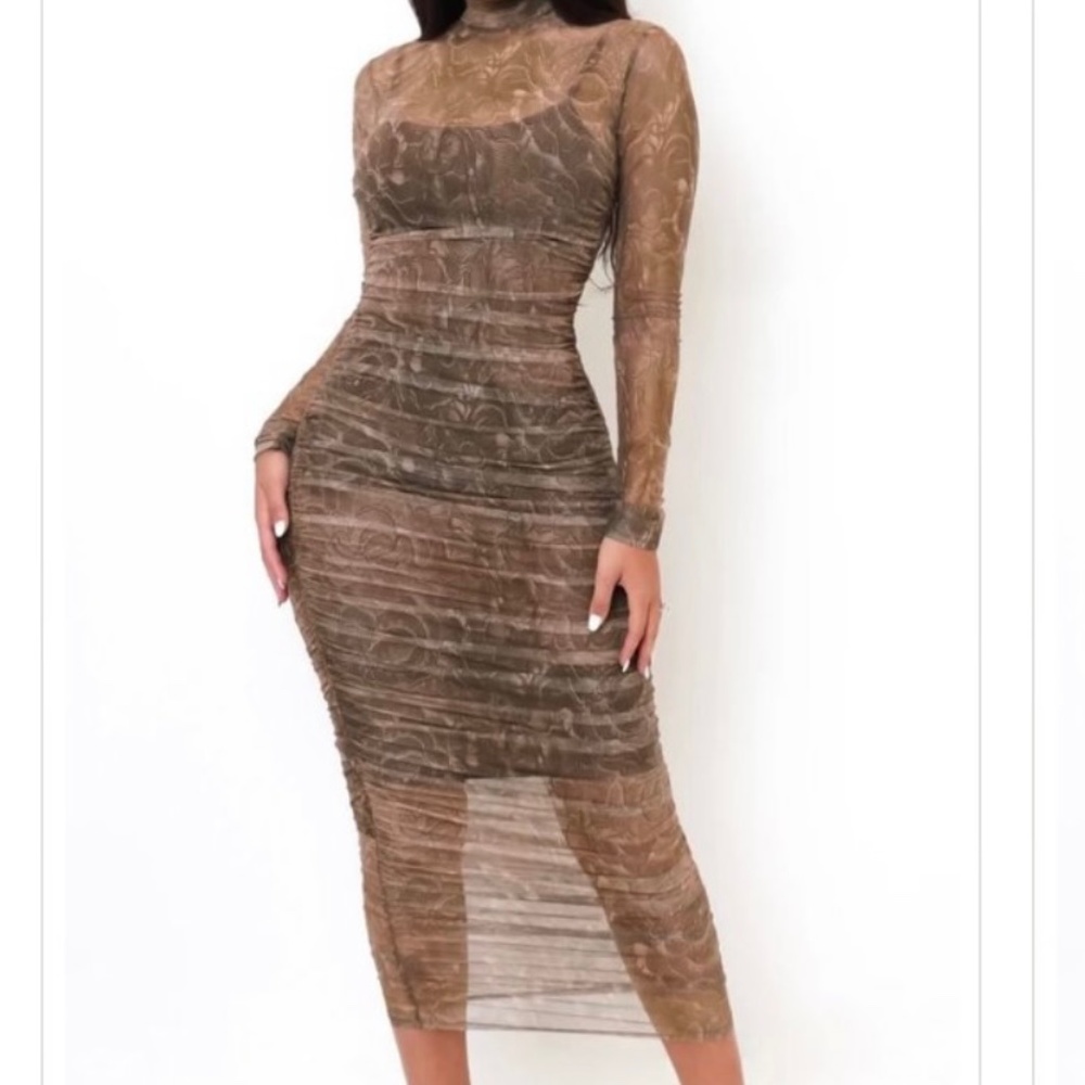 Lace Midi dress - Picture 1 of 4